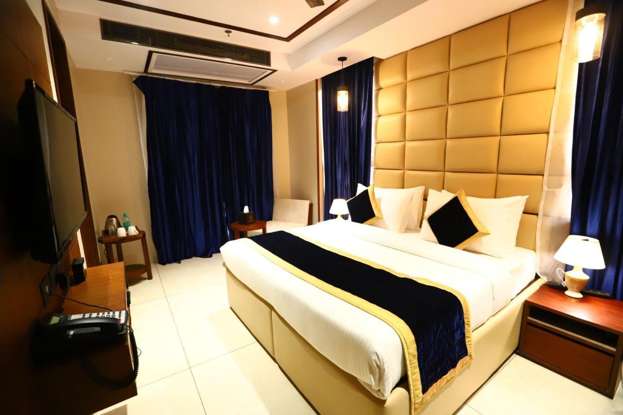 Sanca International Hotel In Patel Nagar Delhi Nova Deli Exterior foto