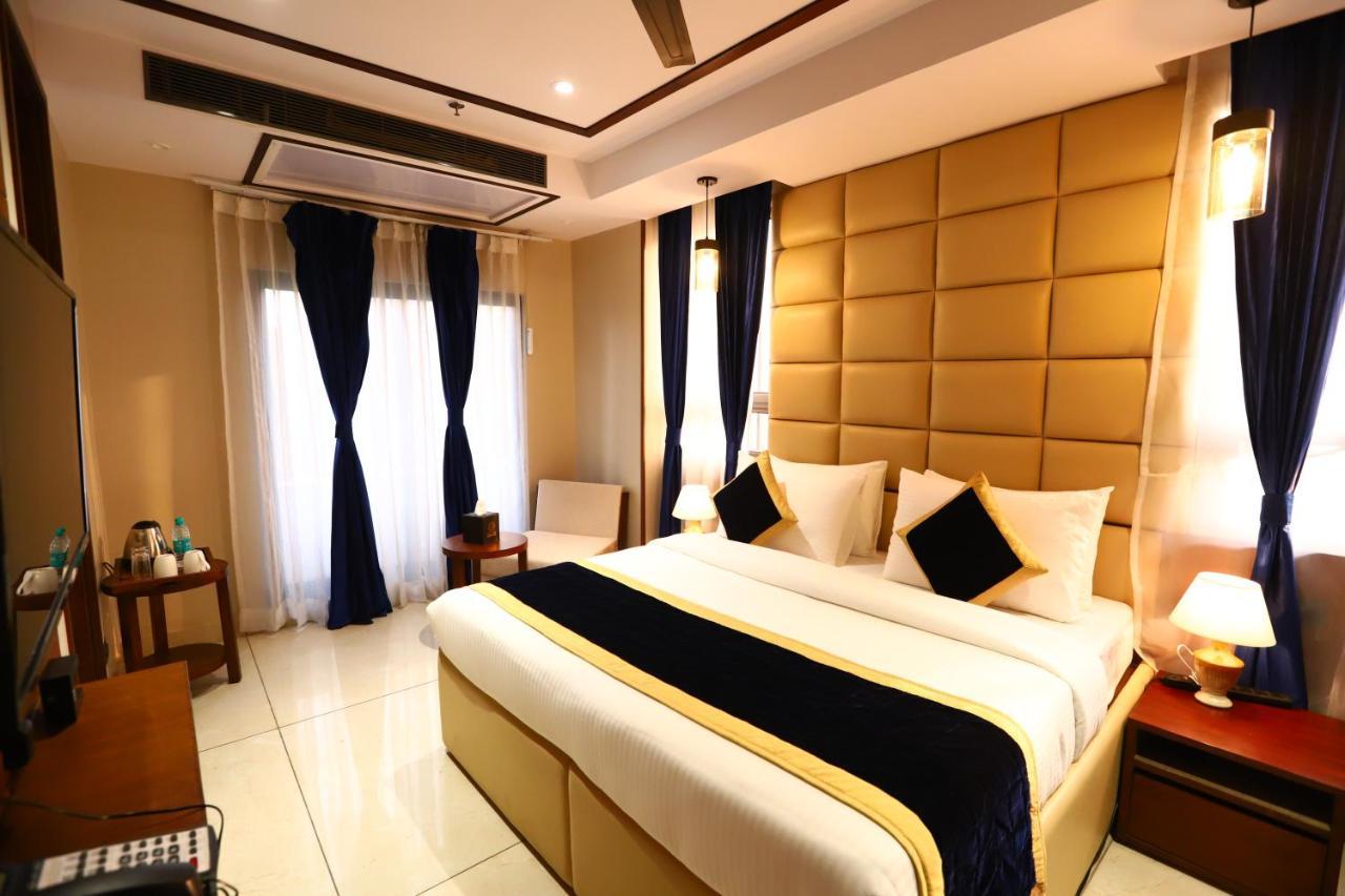 Sanca International Hotel In Patel Nagar Delhi Nova Deli Exterior foto