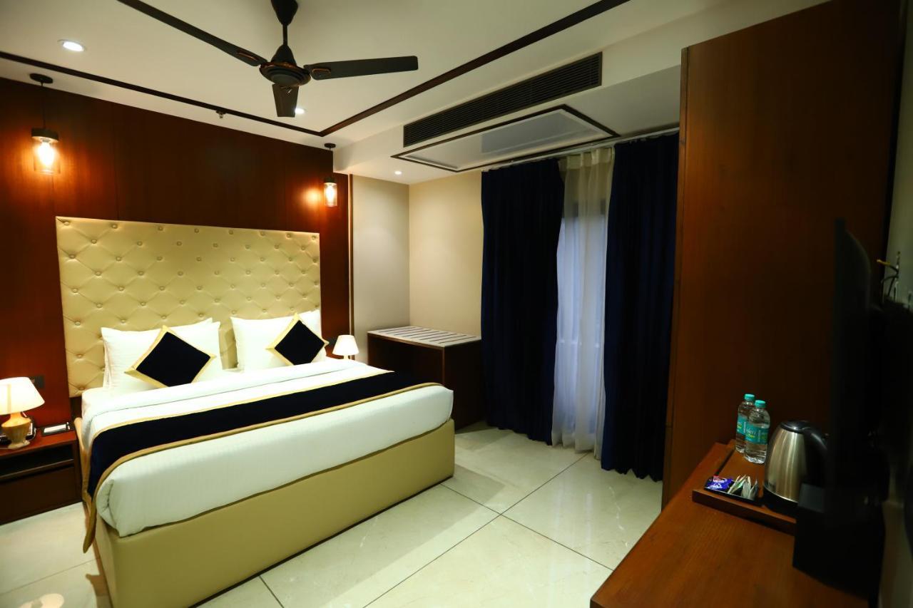 Sanca International Hotel In Patel Nagar Delhi Nova Deli Exterior foto