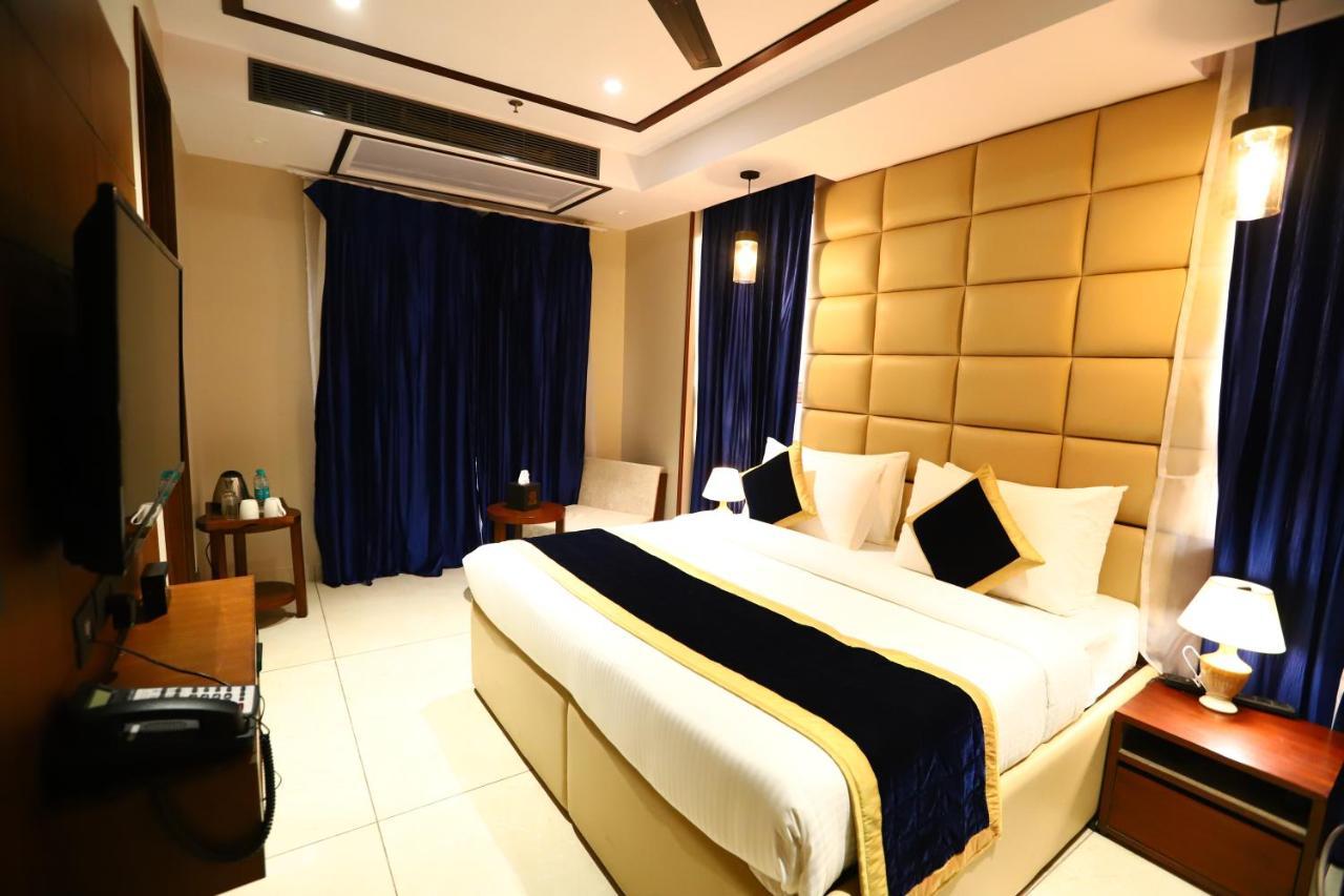 Sanca International Hotel In Patel Nagar Delhi Nova Deli Exterior foto