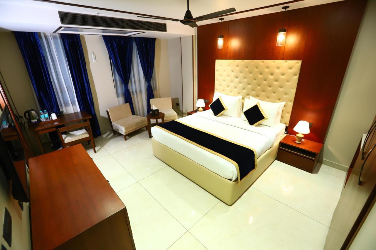 Sanca International Hotel In Patel Nagar Delhi Nova Deli Exterior foto
